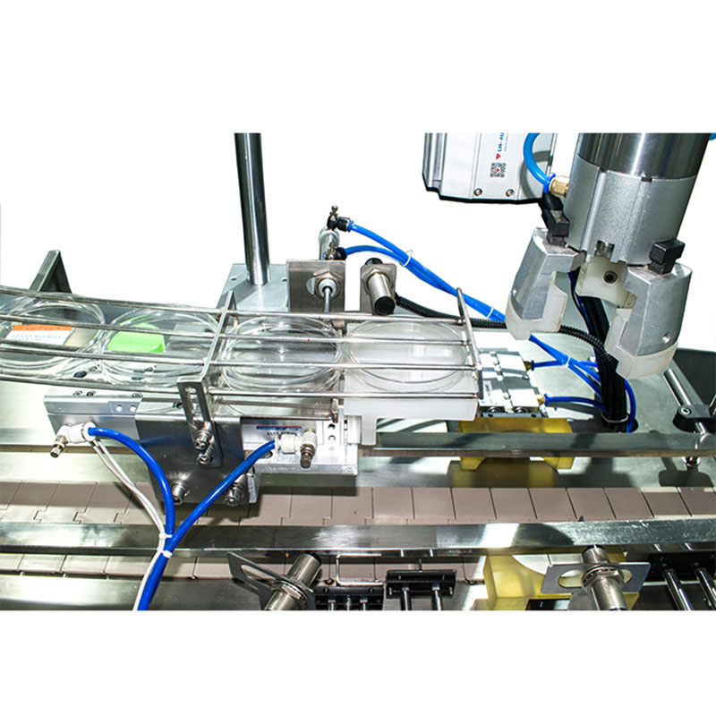 Torsión automática de la máquina de tapado Botella de vidrio Máquina de cierre de tapa de metal